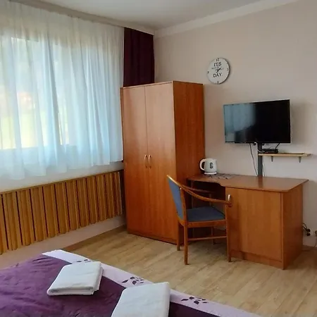 Osrodek Wypoczynkowy Zapalenica فندق مبيت وإفطار 3*