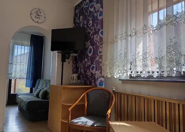 Bed & Breakfast Osrodek Wypoczynkowy Zapalenica 3*